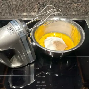 cmb blackforestcake step02 whisking mixture en