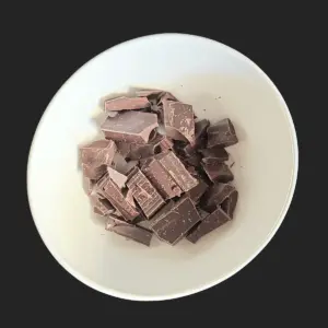 Measured chocolate prepared for the chocolate mousse